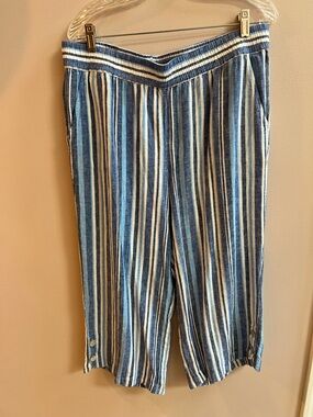 Ruby Rd. Blue and White Striped Capris with Label Detail